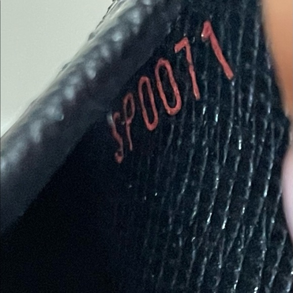 ❣️SOLD❣️Authentic LV Epi Black POCKET ORGANIZER ▪️ - Picture 14 of 14